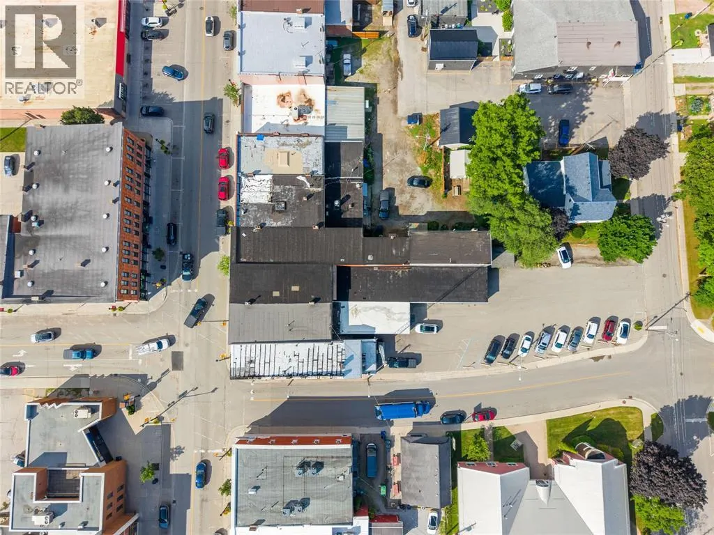 7 Main STREET West