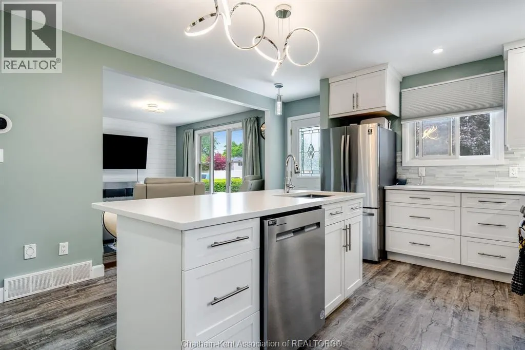 14 GREENBRIAR TRAIL