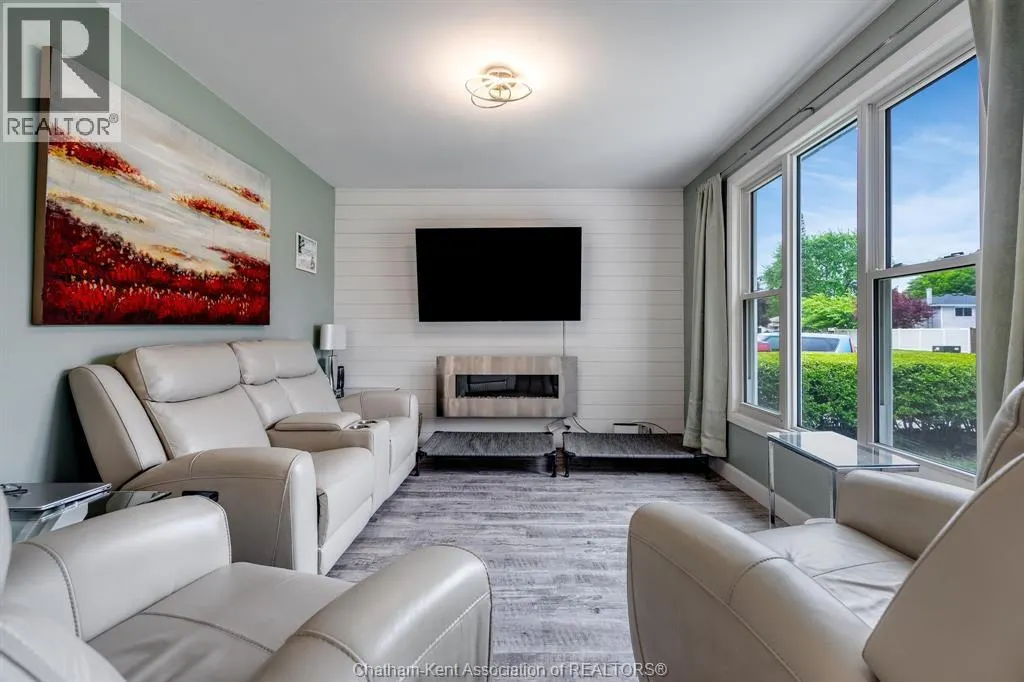 14 GREENBRIAR TRAIL