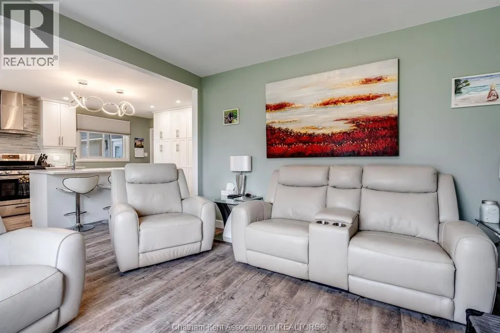 14 GREENBRIAR TRAIL