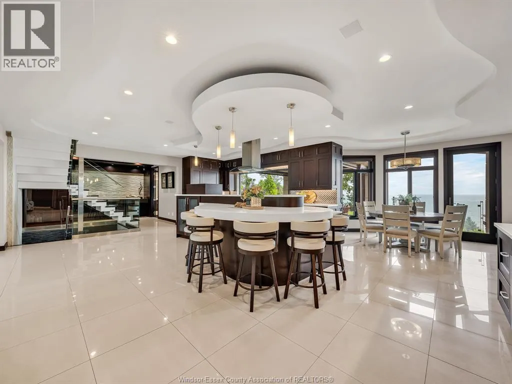 320 Seacliff DRIVE West