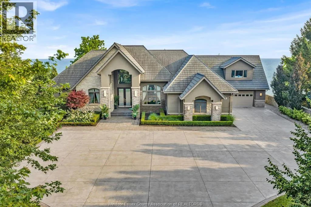 320 Seacliff DRIVE West