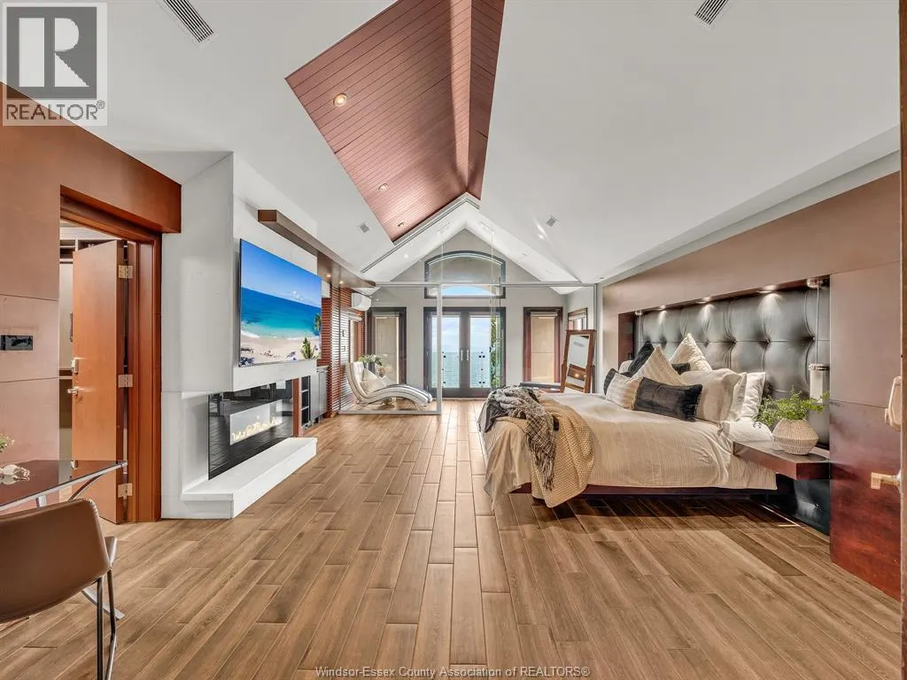320 Seacliff DRIVE West