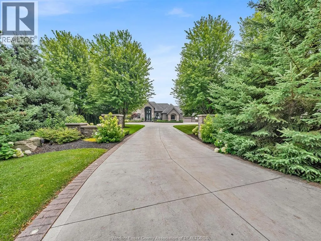 320 Seacliff DRIVE West