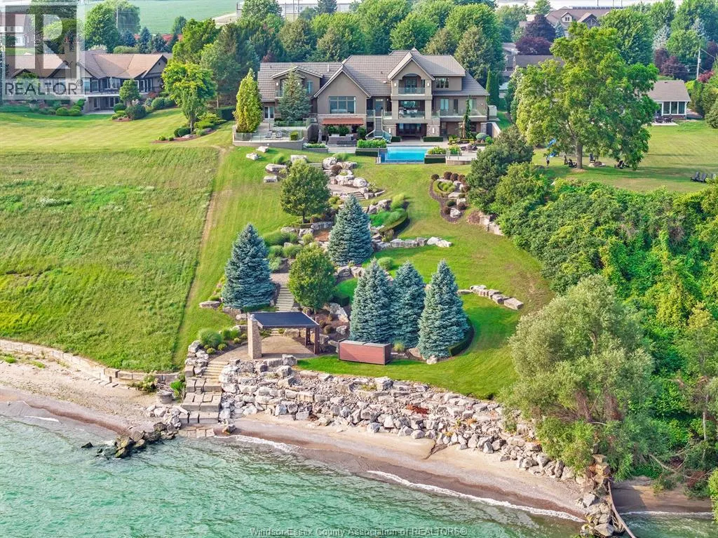 320 Seacliff DRIVE West