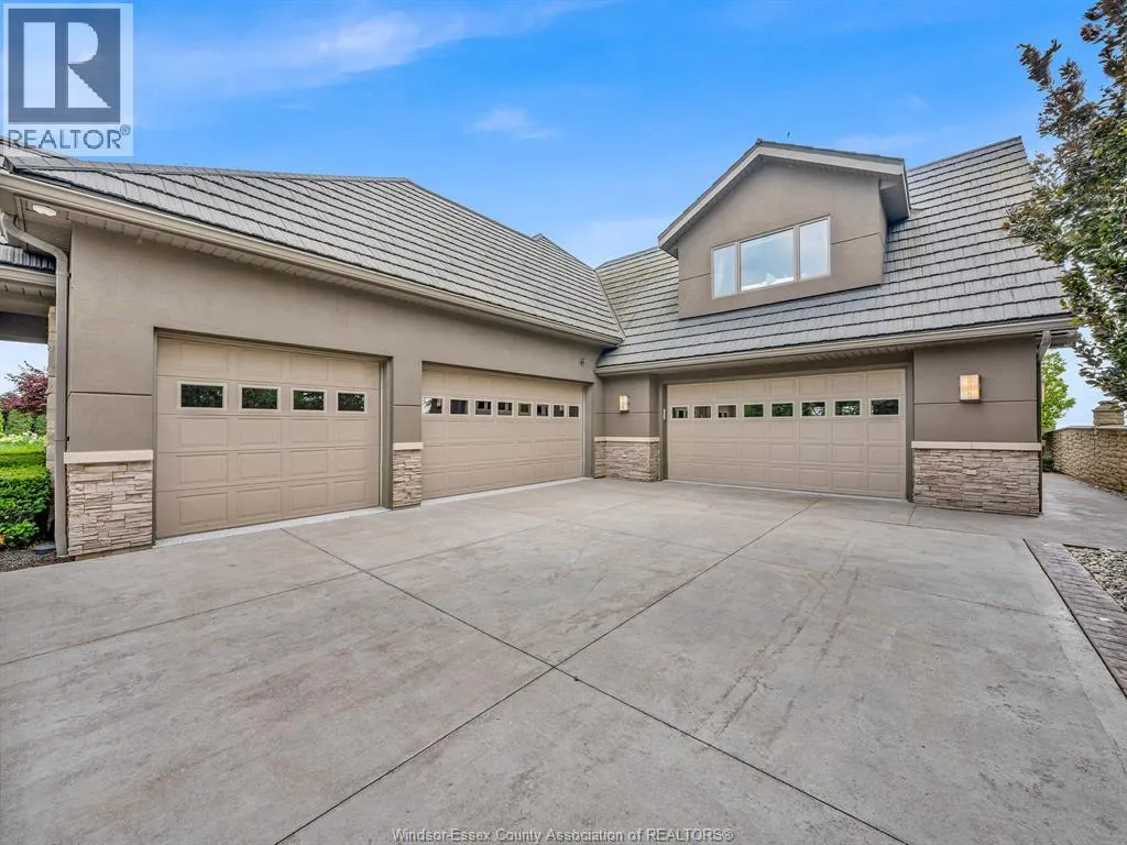 320 Seacliff DRIVE West