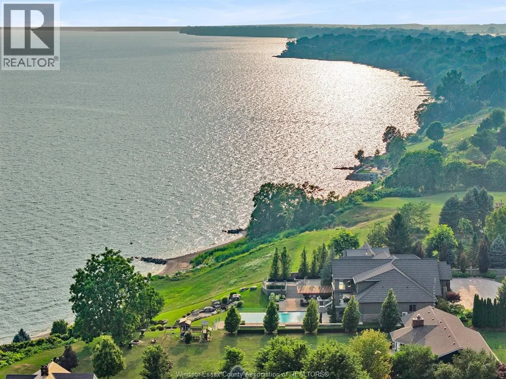 320 Seacliff DRIVE West