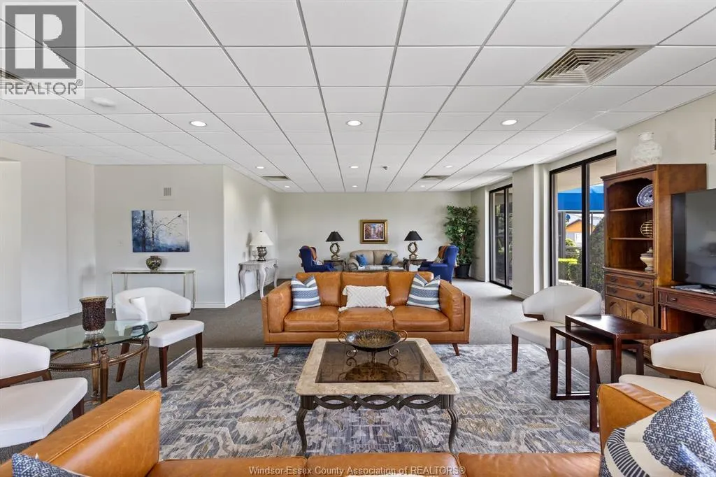 109 ROBSON Unit# 403