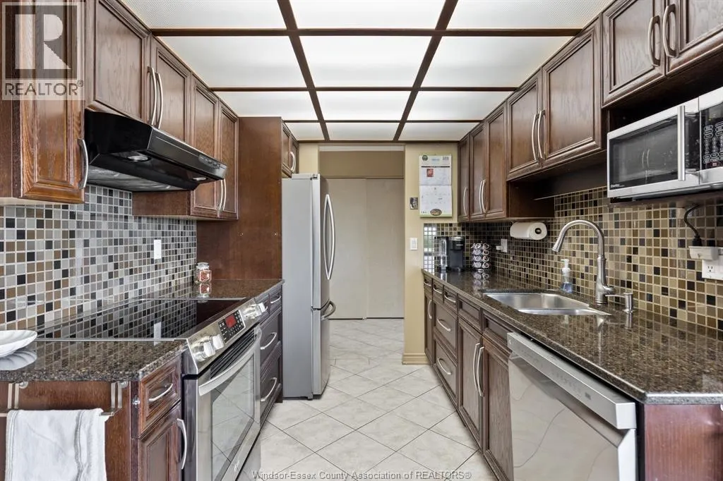 109 ROBSON Unit# 403