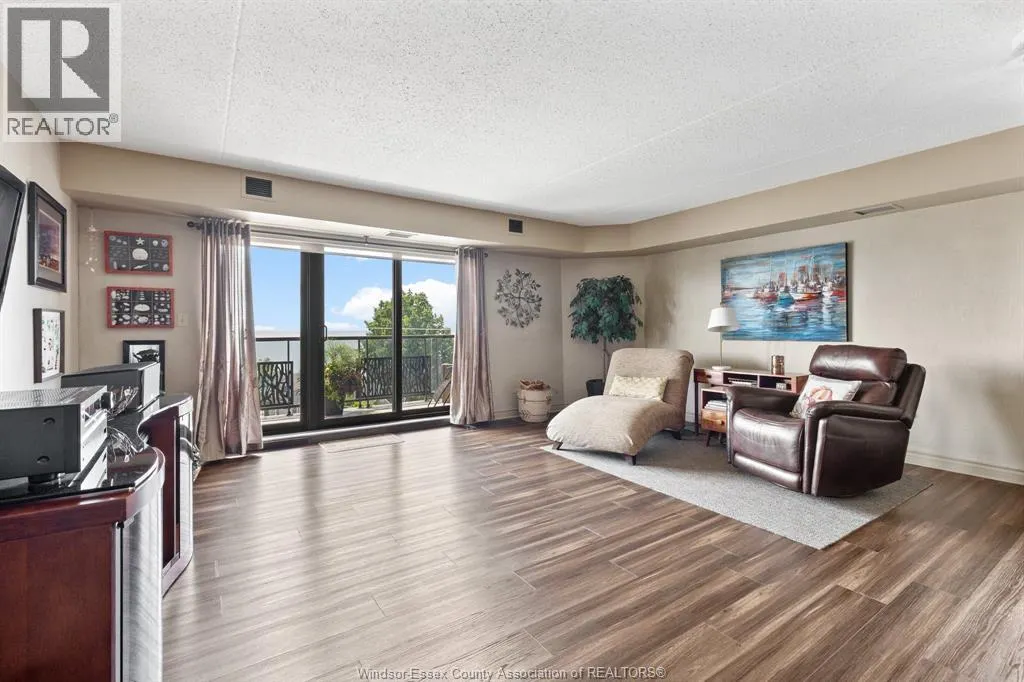 109 ROBSON Unit# 403