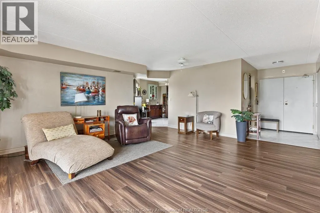 109 ROBSON Unit# 403