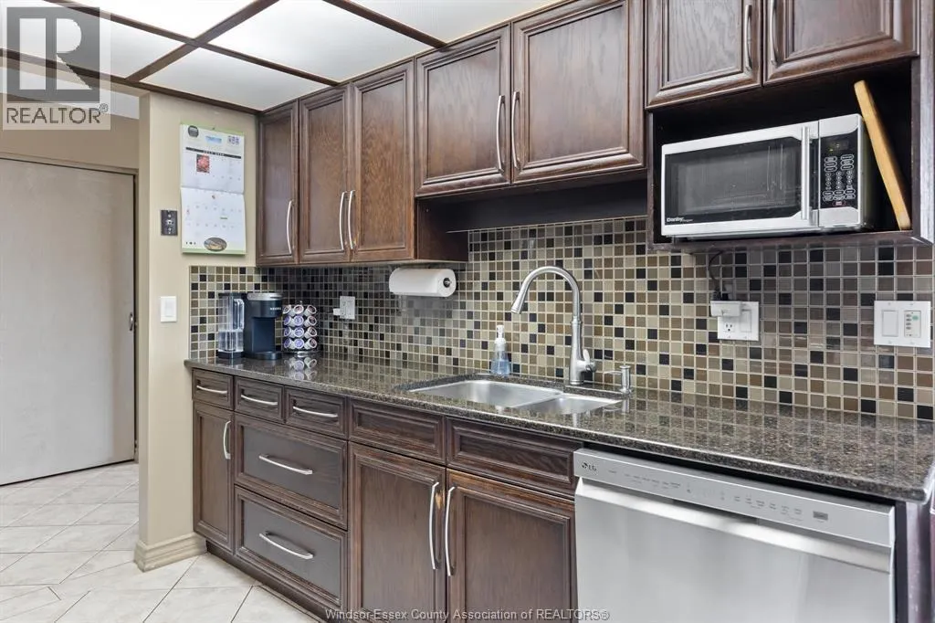 109 ROBSON Unit# 403