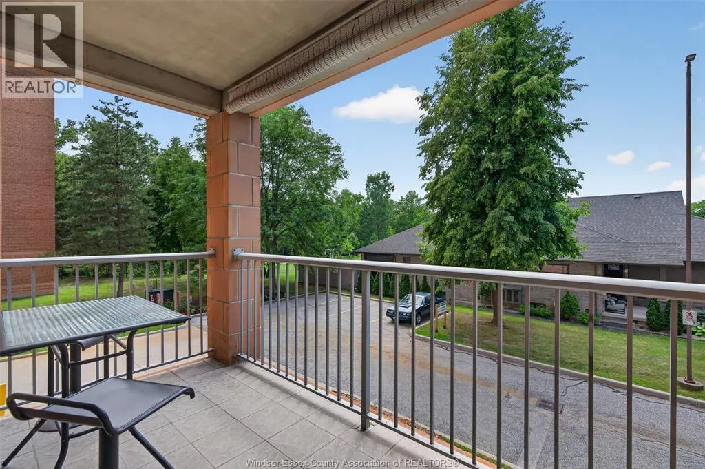 3915 Southwinds DRIVE Unit# 203
