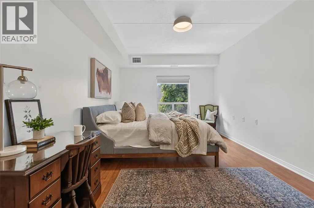 3915 Southwinds DRIVE Unit# 203