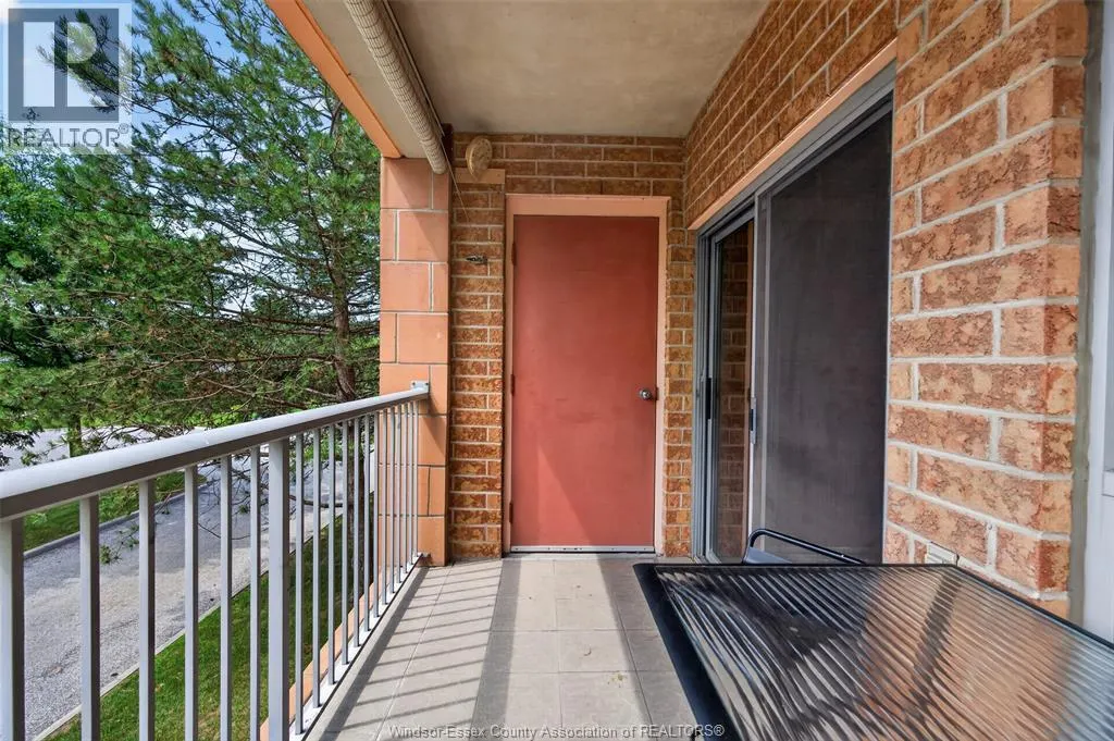 3915 Southwinds DRIVE Unit# 203