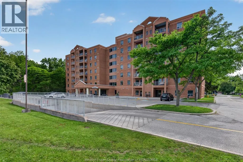 3915 Southwinds DRIVE Unit# 203