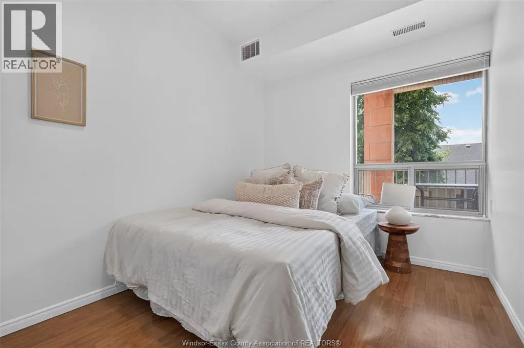 3915 Southwinds DRIVE Unit# 203
