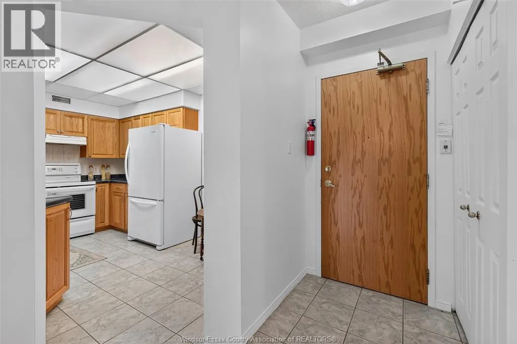 3915 Southwinds DRIVE Unit# 203