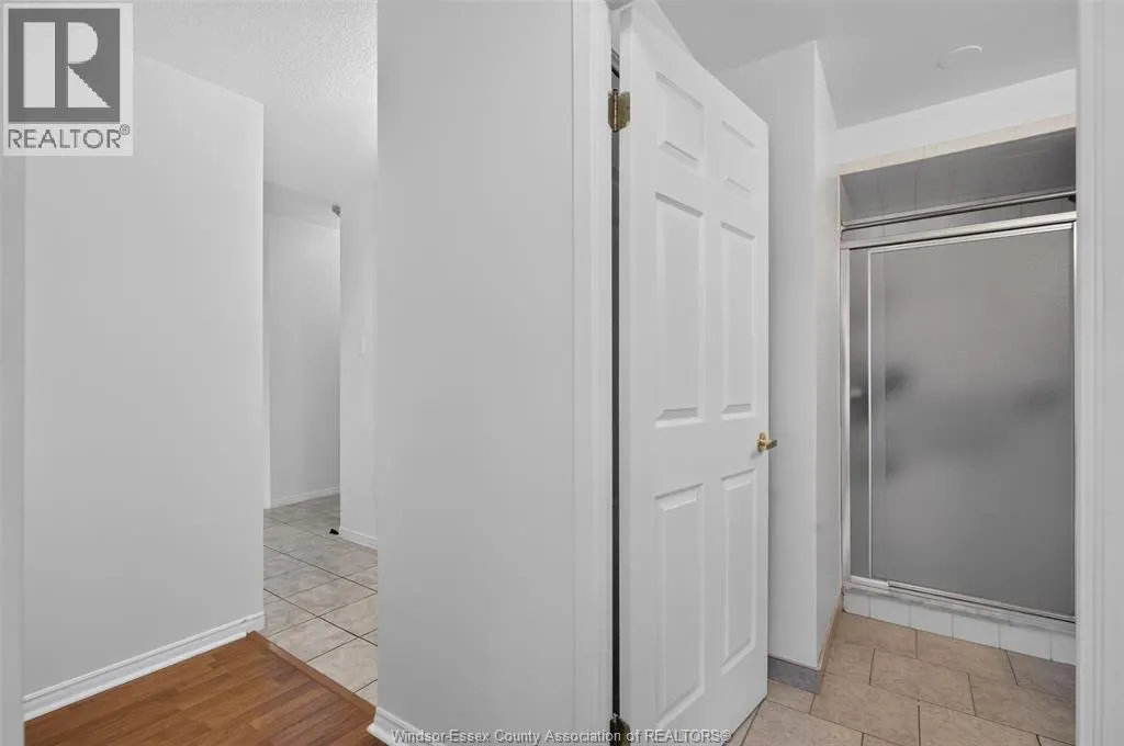 3915 Southwinds DRIVE Unit# 203