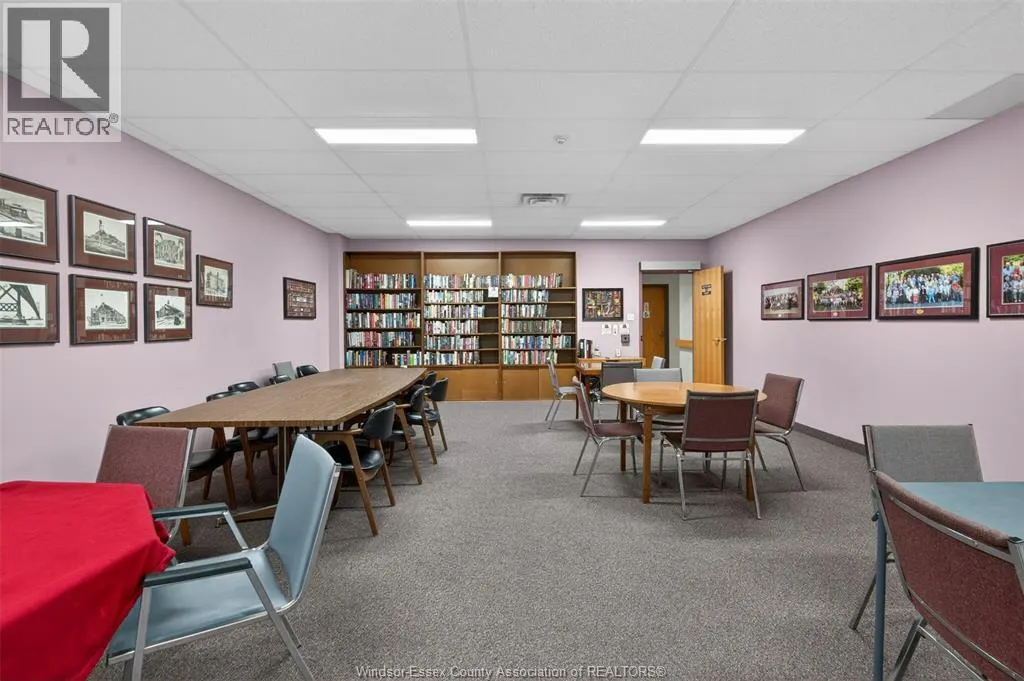 3915 Southwinds DRIVE Unit# 203
