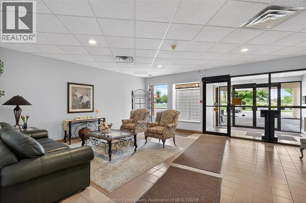 3915 Southwinds DRIVE Unit# 203