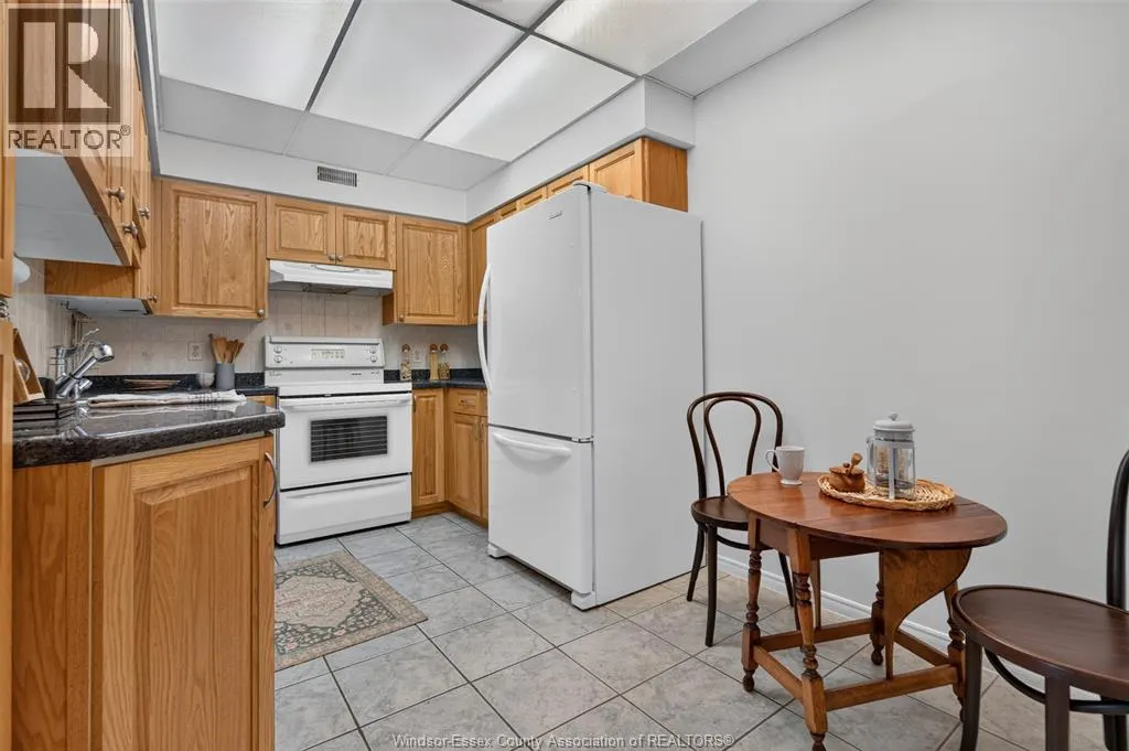 3915 Southwinds DRIVE Unit# 203