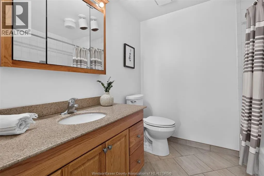 3915 Southwinds DRIVE Unit# 203