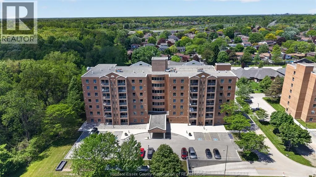 3915 Southwinds DRIVE Unit# 203