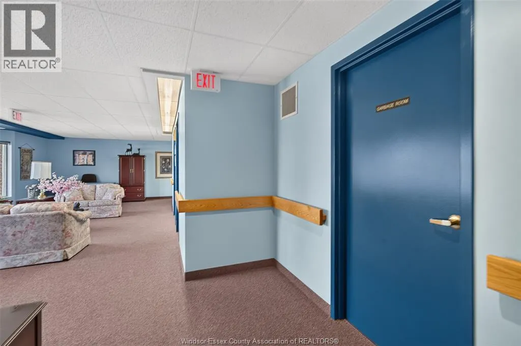 3915 Southwinds DRIVE Unit# 203