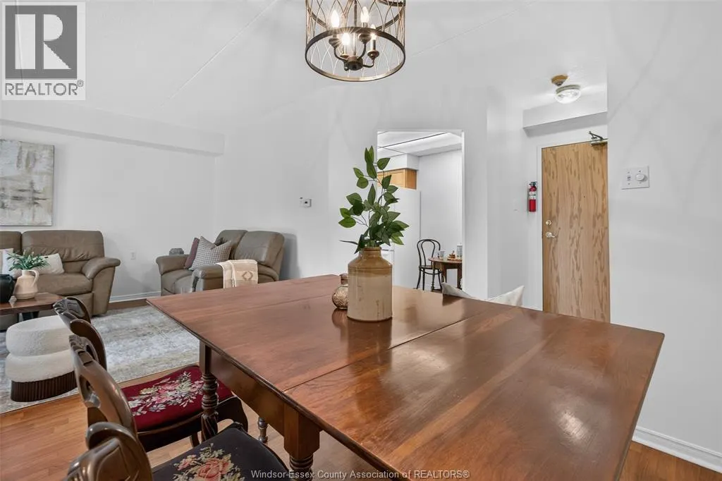 3915 Southwinds DRIVE Unit# 203