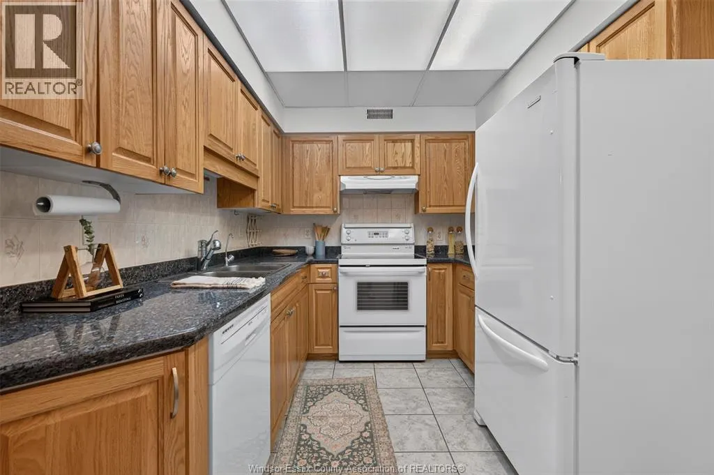 3915 Southwinds DRIVE Unit# 203