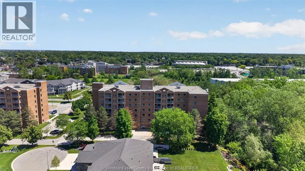 3915 Southwinds DRIVE Unit# 203