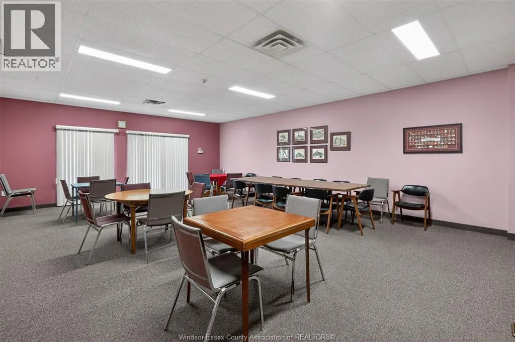3915 Southwinds DRIVE Unit# 203