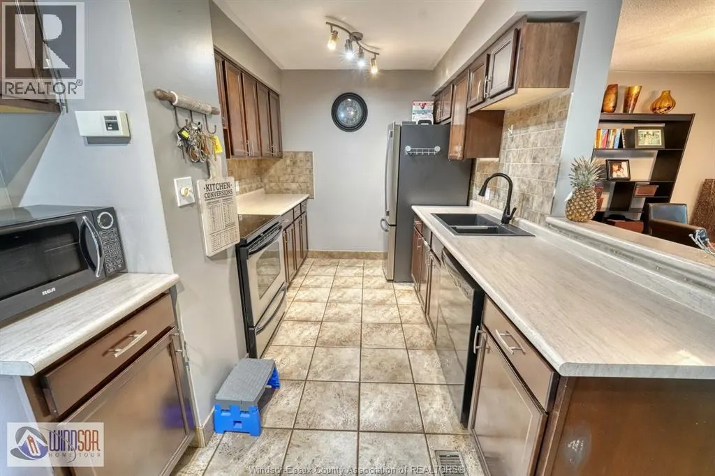 1277 CARDINAL CRESCENT