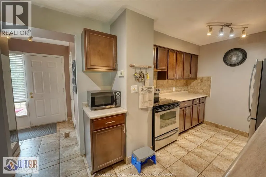 1277 CARDINAL CRESCENT
