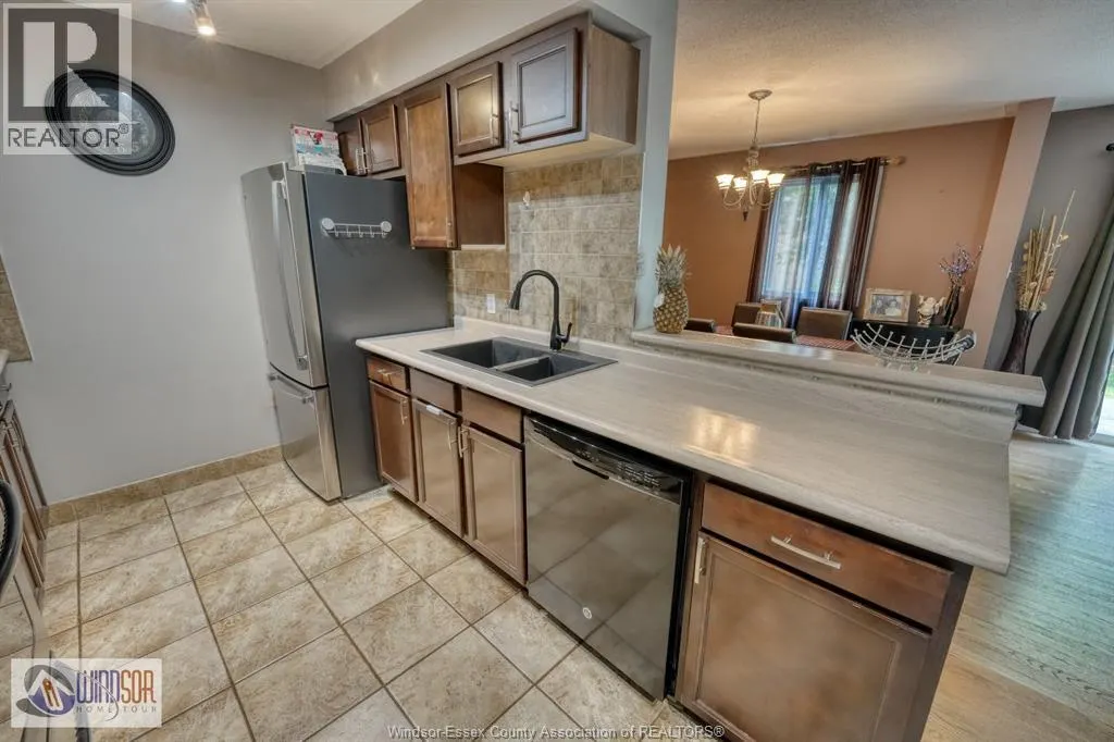 1277 CARDINAL CRESCENT