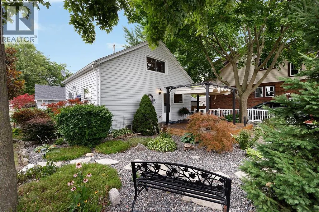 58 Laird AVENUE