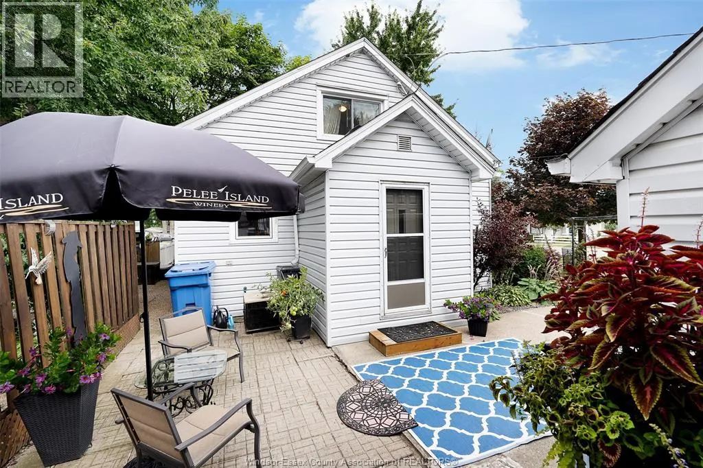 58 Laird AVENUE