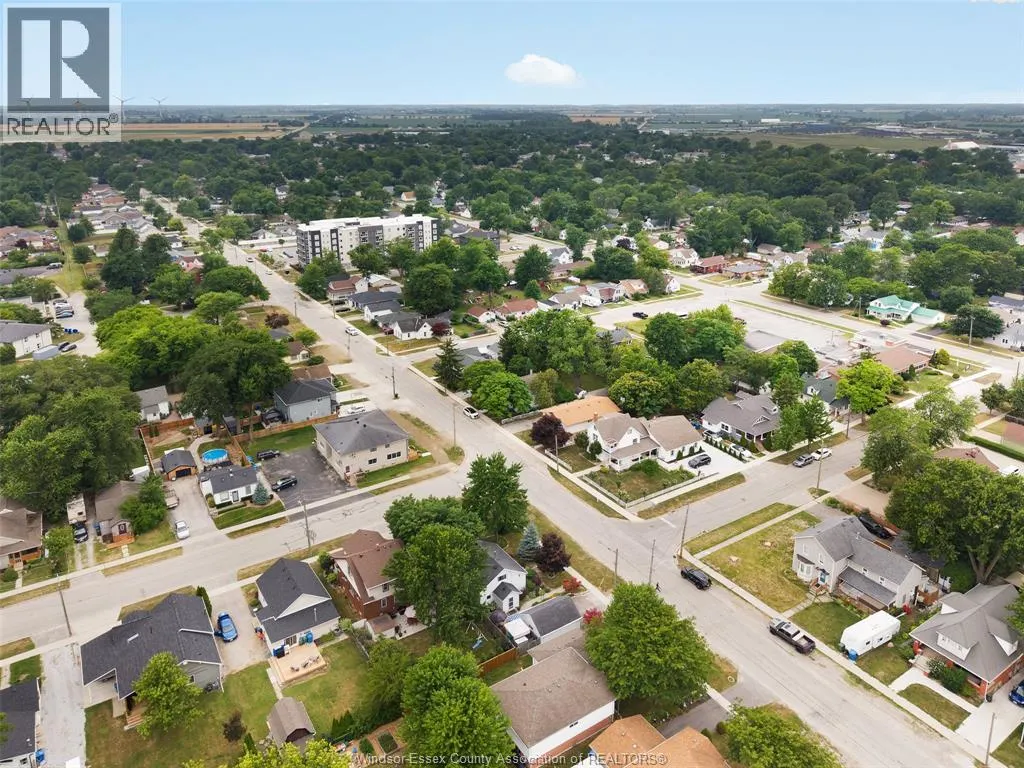 58 Laird AVENUE