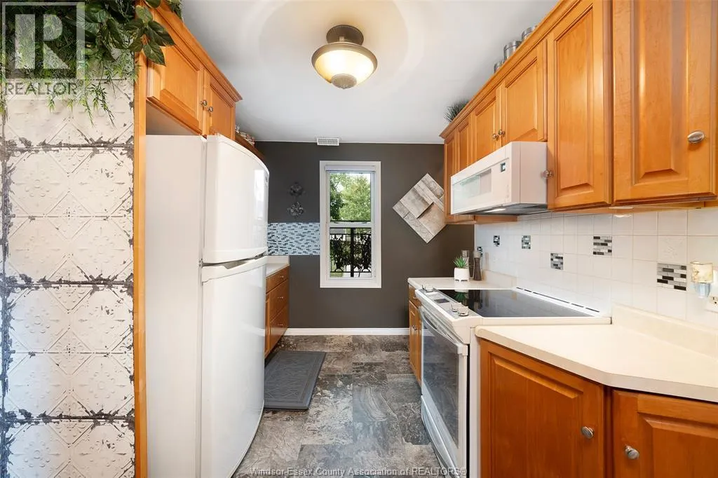 58 Laird AVENUE