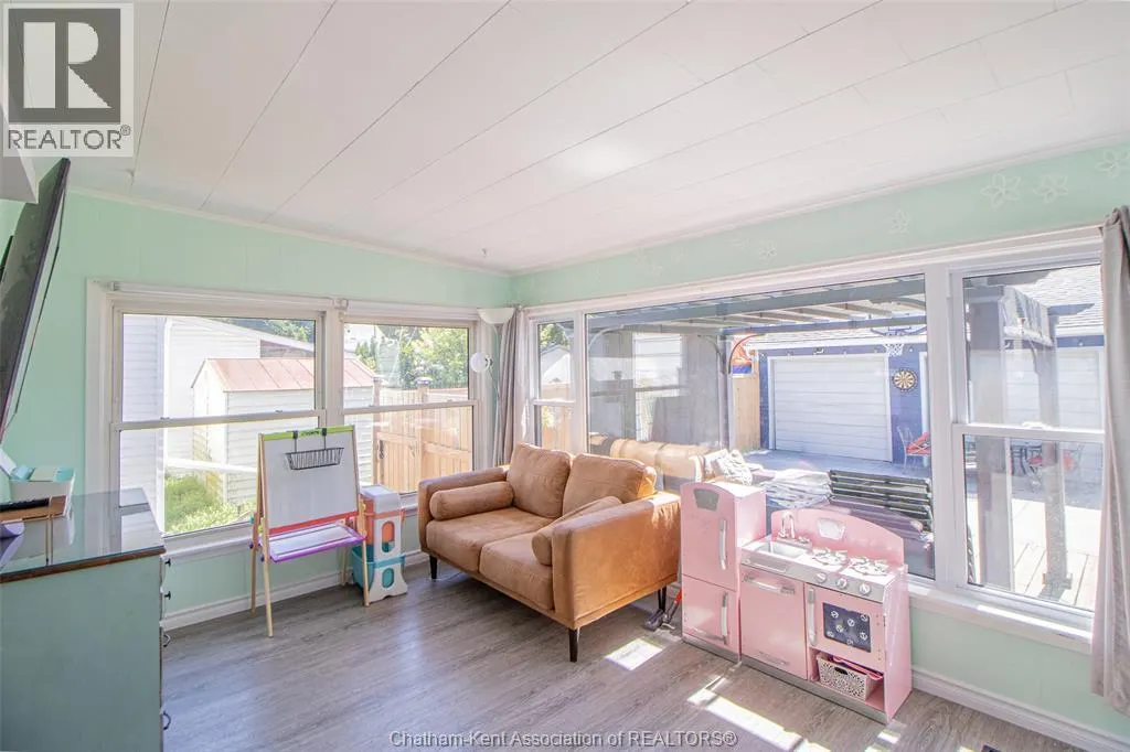 16 Sheldon AVENUE