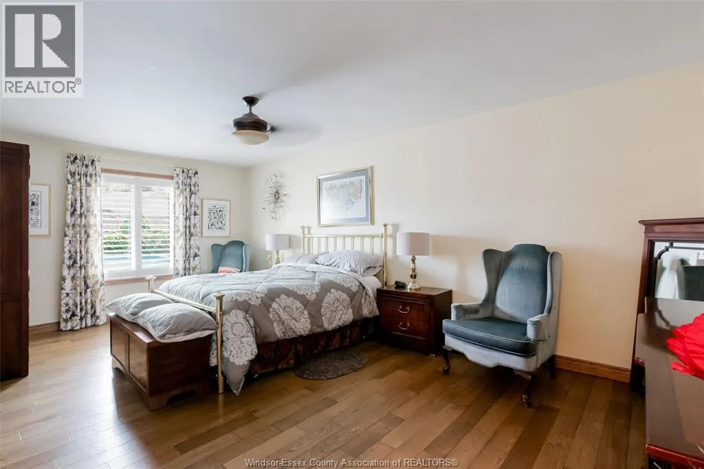 521 ROYAL RIDGE CRESCENT