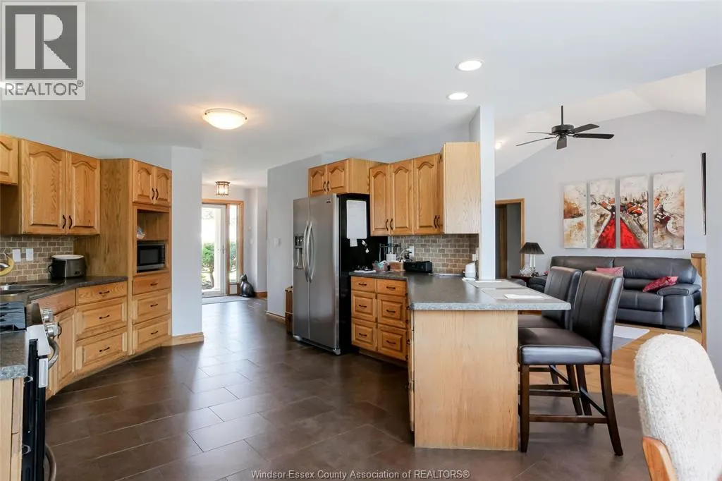 521 ROYAL RIDGE CRESCENT