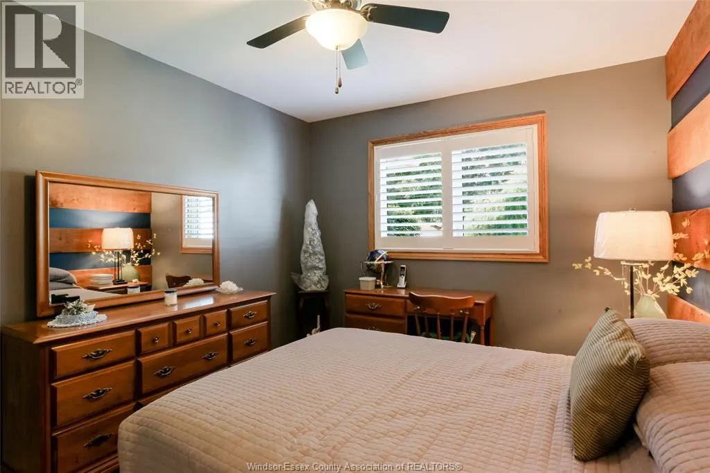 521 ROYAL RIDGE CRESCENT