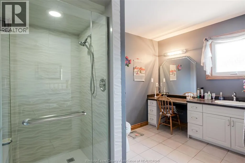 521 ROYAL RIDGE CRESCENT