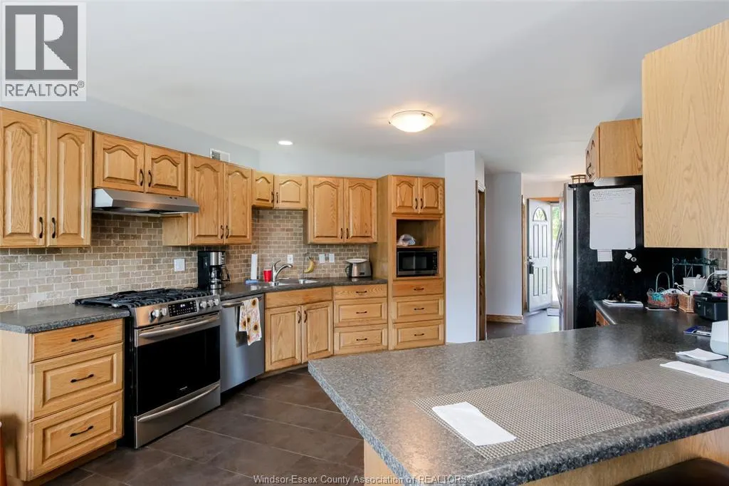 521 ROYAL RIDGE CRESCENT
