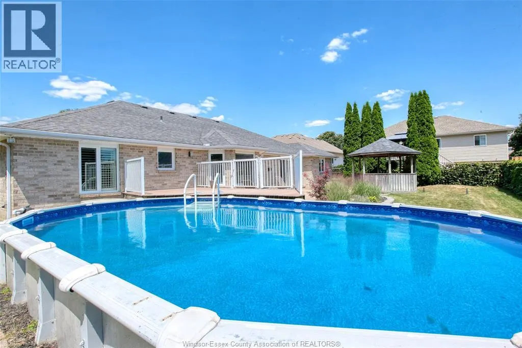 521 ROYAL RIDGE CRESCENT