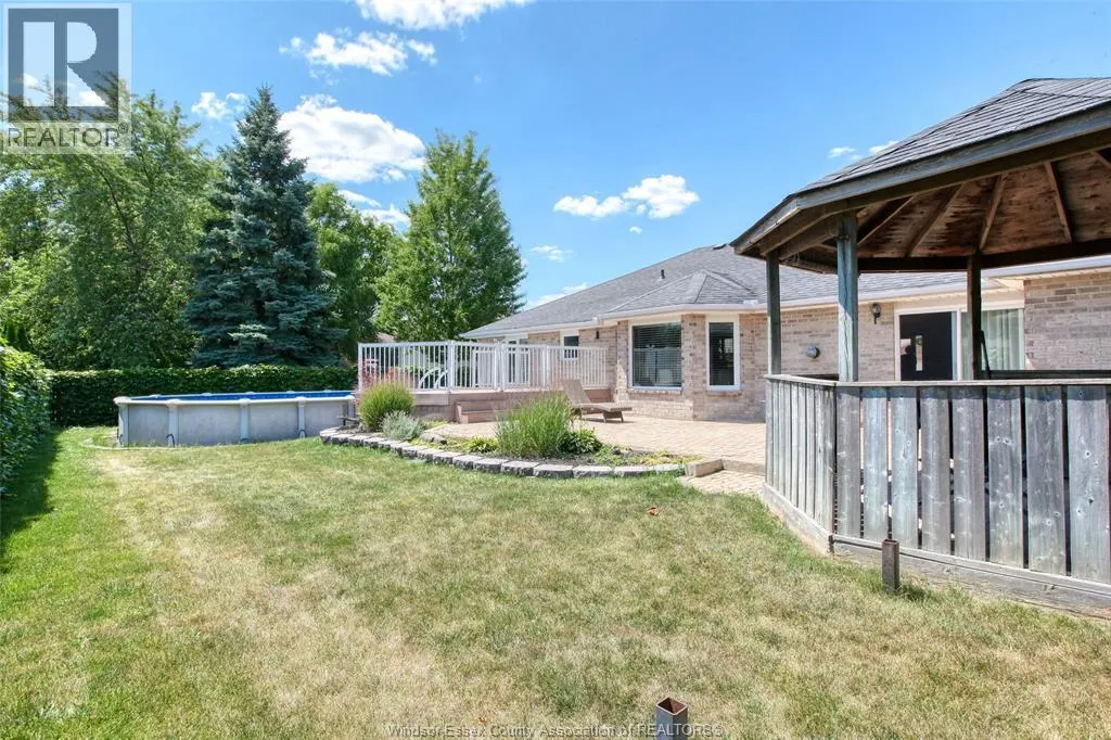 521 ROYAL RIDGE CRESCENT