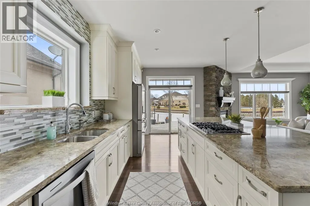 33 MONTEGO BAY CRESCENT