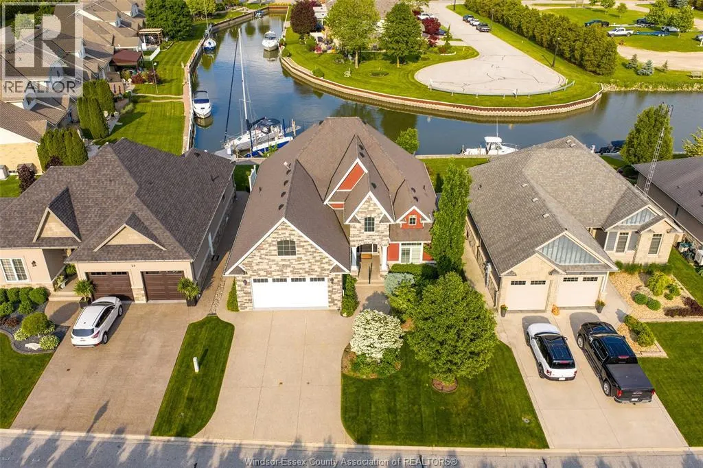 33 MONTEGO BAY CRESCENT
